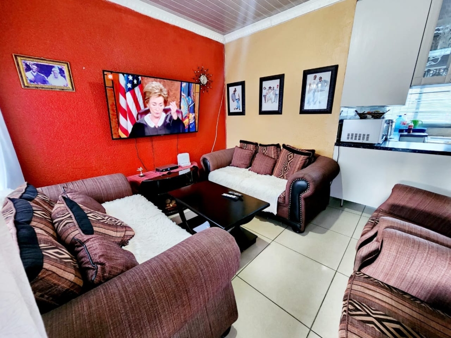 2 Bedroom Property for Sale in Tlhabane West North West